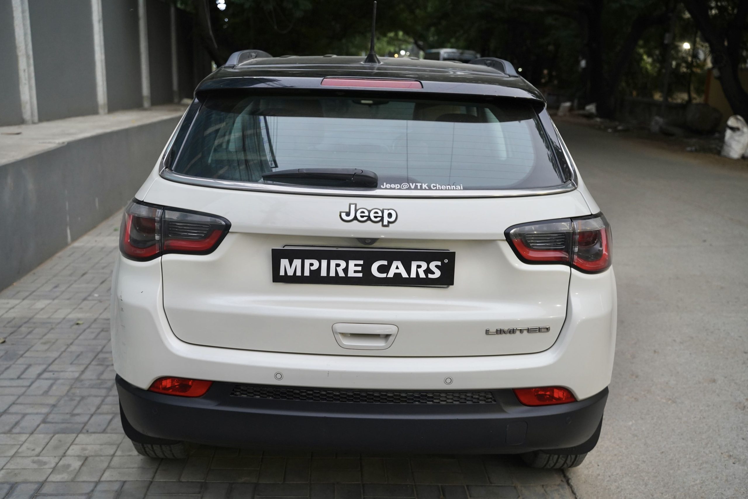 Jeep COMPASS Petrol AT MPIRE Cars